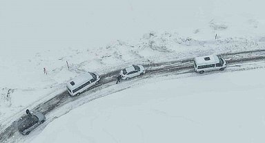 Muş'ta kar ve tipi: Mahsur kalan 50 kişi kurtarıldı