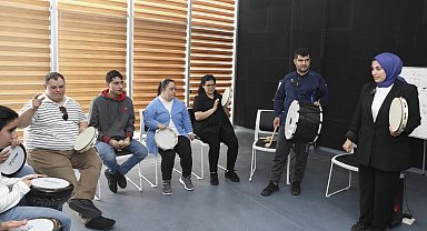 Müzikle engeller aşılıyor