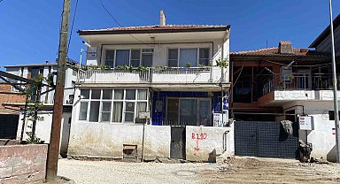 Namaz için uyandı, oğlunu banyoda ölü buldu