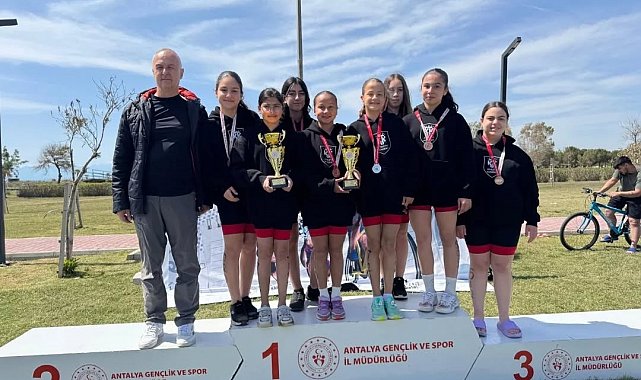 Nazillili öğrenciler Türkiye finallerinde kürsüye çıktı