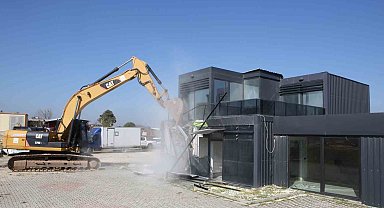 Nilüfer'de kaçak yapılar yıkıldı