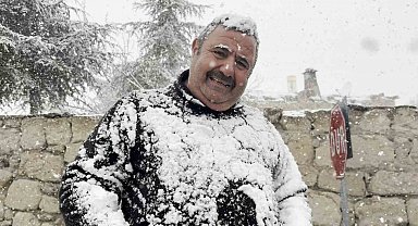 Nisan ayı ortasında Aksaray'da kar yağışı devam ediyor