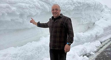 Nisan ortasında kış geri döndü: Kars-Erzurum karayolu beyaza gömüldü