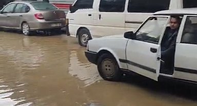 Ödemiş'te sağanak yağış hayatı olumsuz etkiledi