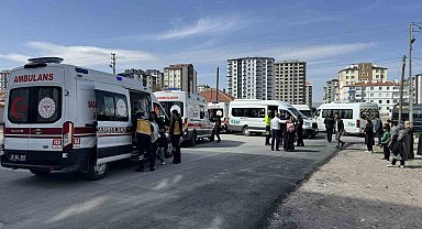 Öğrenci ile rehabilitasyon servisi çarpıştı: 5 yaralı