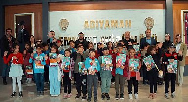 Öğrencilerden polislere anlamlı Polis Haftası sürprizi