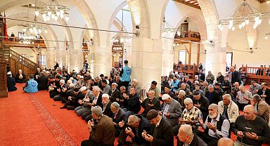 Okul saldırısında hayatını kaybeden öğretmen ve öğrencileri için mevlit okutuldu