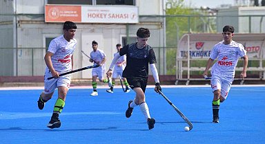 Okul sporları hokey grup müsabakaları Osmaniye'de başladı