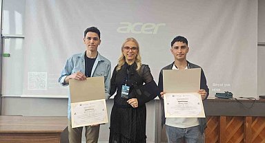 Okullarını uluslararası kongrede başarıyla temsil ettiler