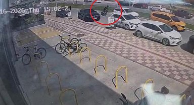 Önünde yavaşlayan araçlara çarpmamak için kaza yaptı