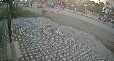 Orta refüje çarpan hafriyat kamyonunun devrildiği anlar kamerada