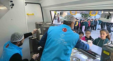 Osmaniye'de öğrencilere sıcak çorba ikramı