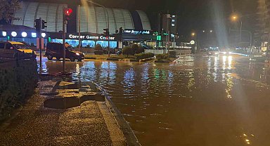 Osmaniye'de sağanak yağış hayatı olumsuz etkiledi