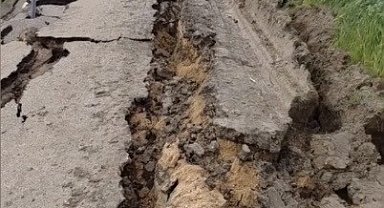 Osmaniye'de yoğun yağış yolları çökertti, bazı güzergahlar ulaşıma kapandı
