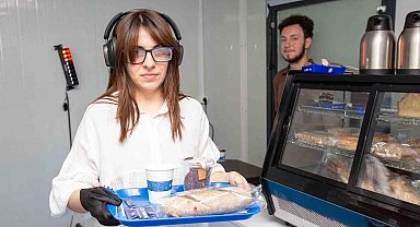 Otizmin zorluklarını yaşayarak öğrendiler