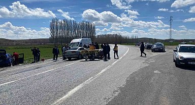 Otomobiller çarpıştı 4 kişi yaralandı