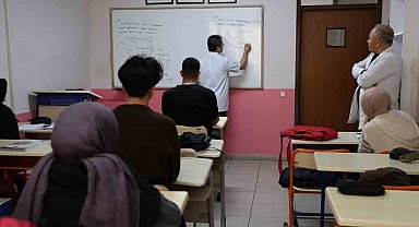 Özenti davranışta süreklilik kişilik bozukluğunun habercisi olabilir