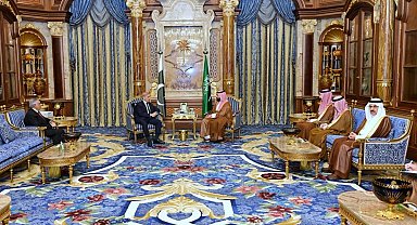 Pakistan Başbakanı Şerif, Suudi Arabistan Veliaht Prensi Selman ile görüştü