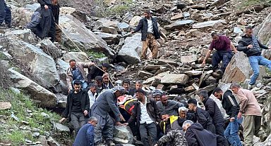 Pancar toplamaya gitti, kayalıklardan düşerek yaralandı