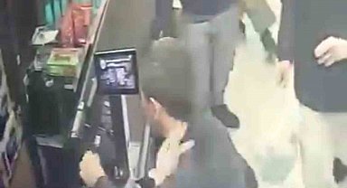 Pendik'te poşet tartışması kavgaya dönüştü: Kadın kasiyerin darbedildiği anlar kamerada