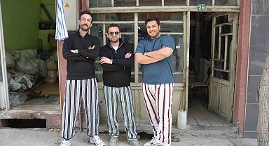 Pijamaları giyip geçmişe yolculuk yaptılar