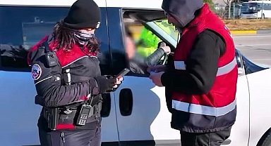 Polis denetimlerinde 40 aranan şahıs yakalandı