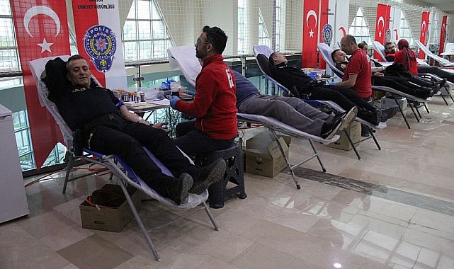 Polis Haftası: 181. yıla 181 ünite kan bağışı