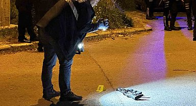 Polisle 3 sokak boyunca çatıştı, okul önünde vurularak etkisiz hale getirildi... Korku dolu anlar kamerada