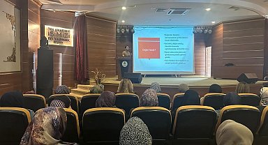 Pursaklar'da toplumsal değerlerin korunması ve bilinçli medya kullanımına yönelik seminer