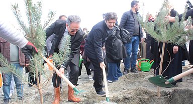 "Kadınlarla El Ele Bir Fidan Bin Nefes" etkinliğinde fidanlar toprakla buluştu