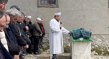 "Köyün neşesi" engelli genç herkesi gözyaşlarına boğdu: İmam ayakta durmakta güçlük çekti