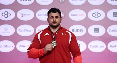 Rıza Kayaalp tarihe geçti: 13. Avrupa şampiyonluğuna ulaştı