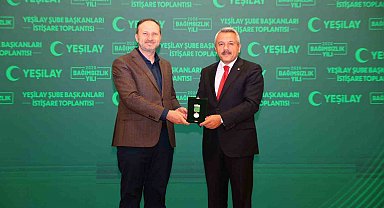 Rize Valisi Baydaş'a Yeşilay'dan 'Bağımsızlık Neferleri Üstün Hizmet Madalyası'