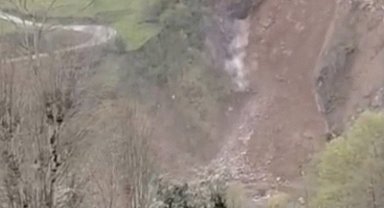 Rize'de yamaçtan düşen kaya saniye saniye kameraya yansıdı