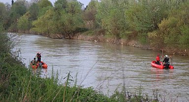 Sakarya Nehri'ne düşen çocuğu arama çalışmaları havadan görüntülendi