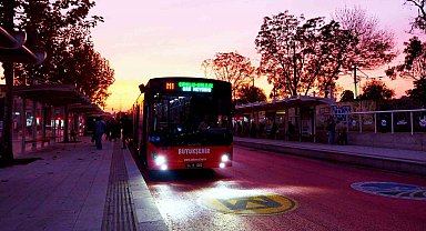 Sakarya'da metrobüs seferlerine saat ayarı