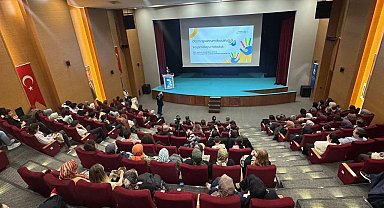 Sakarya'da "Otizmi Anlamak" paneli düzenlendi
