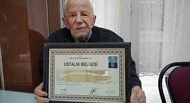 Sakarya'nın 100 yaşındaki dönercisi 84 yıldır mesleğini sürdürüyor