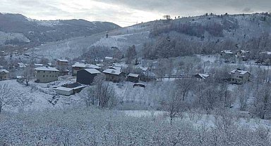 Sakarya'nın yüksek kesimleri beyaza büründü