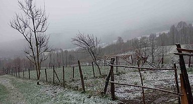 Sakarya'nın yüksek kesimleri beyaza büründü