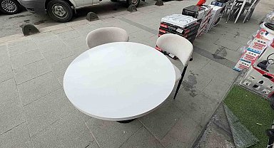 Sandalyesi çalınan mobilyacıdan hırsıza sitem: "Abla takımı bozdun, kalanı da gel al"