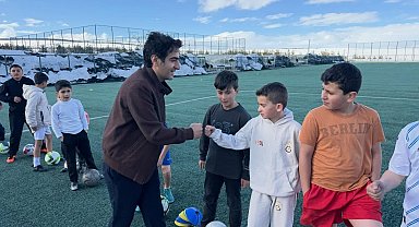 Sarıkamış Kaymakamı Enis Aslantatar'dan Gençlik Merkezi'ne ziyaret