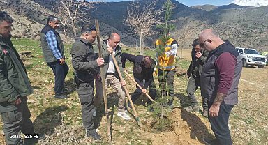 Sason'da şehitler anısına fidanlar toprakla buluşturuldu