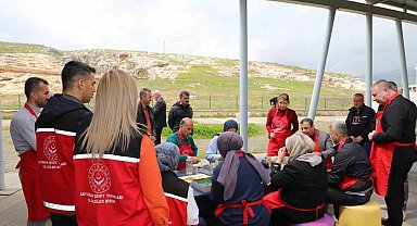 Şehit yakınları ve gaziler, Perre Antik Kenti'nde ebru sanatıyla buluştu