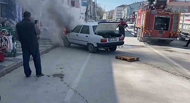 Seyir halindeki araçta yangın paniği