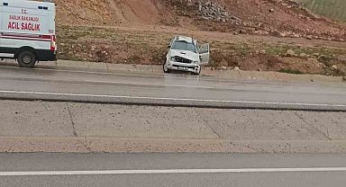Siirt'te araç takla attı: 2 yaralı