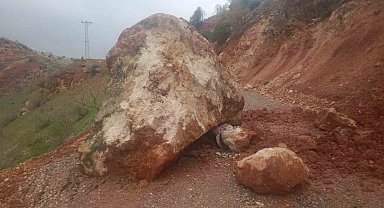 Siirt'te sel ve heyelanlar nedeniyle kapalı olan 70 köy yolu ulaşıma açıldı