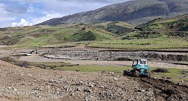 Siirt'te taşkın riskine karşı müdahale çalışmaları sürüyor