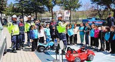 Simav'da öğrencilere trafik eğitimi