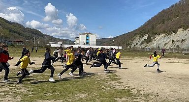 Sinop'ta çocuklar eğlenerek sağlıklı yaşamı öğreniyor